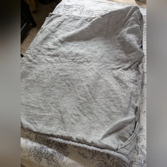 Pottery Barn Belgium Flax Linen Floral Stitch King Shams Set Of 2 - Picture 8 of 9